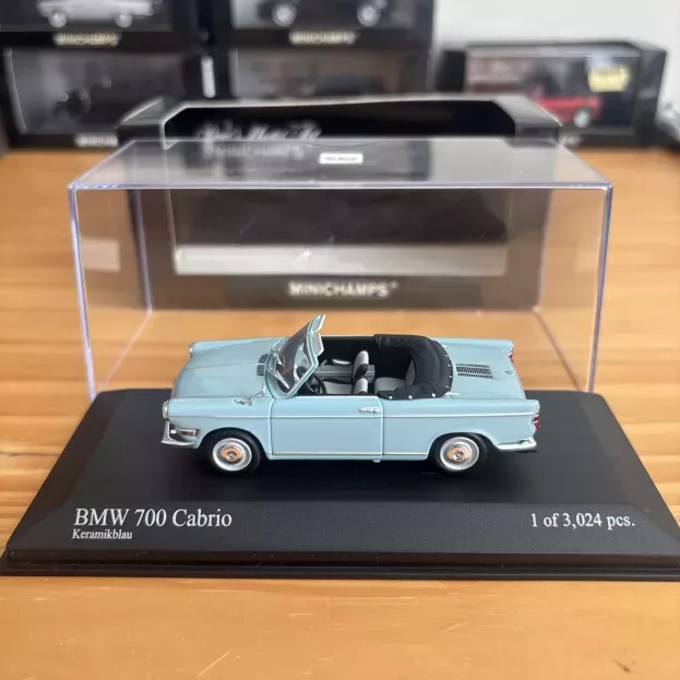 Minichamps Bmw 700 Cabriolet 1961 1:43 023730