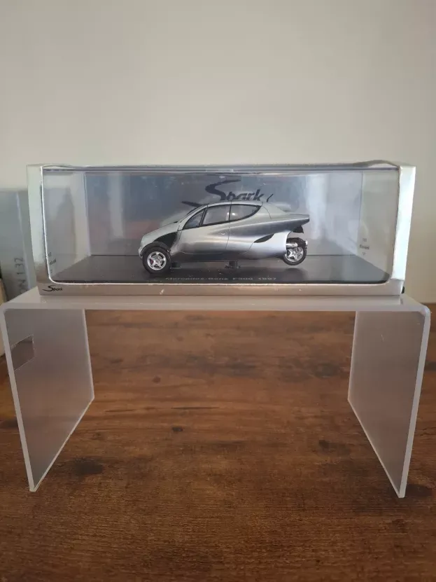 Spark Mercedes F300 1997 1:43 S1013
