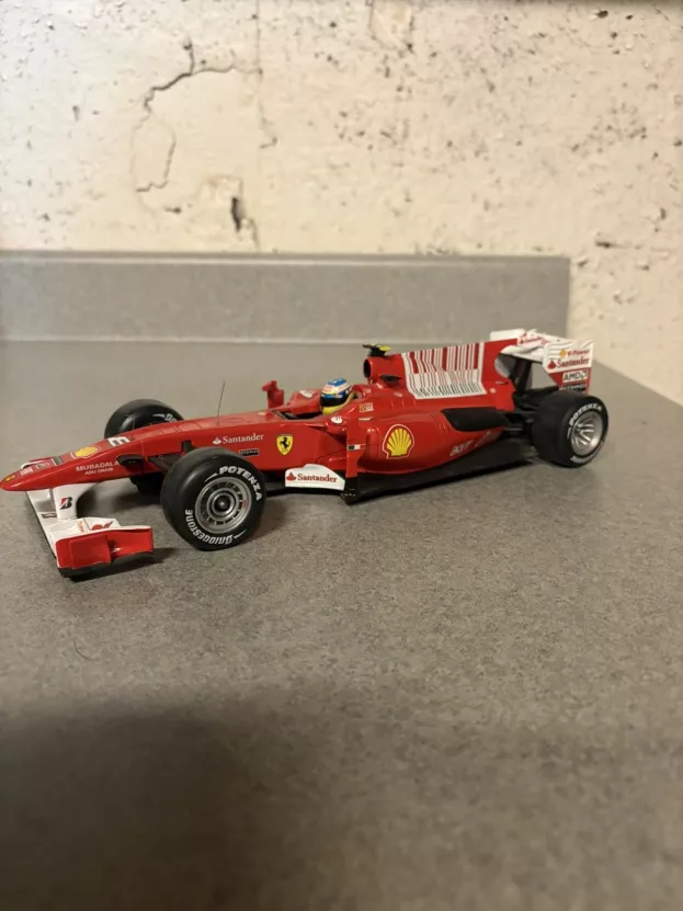 Hot Wheels Ferrari F1 F10 N 8 Winner Gp Bahrain 2010 Fernando Alonso 1:18 T6287