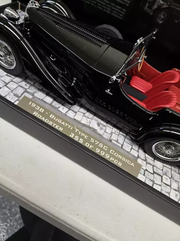 Minichamps Bugatti 57c Corsica Roadster 1938 1:18 107110430