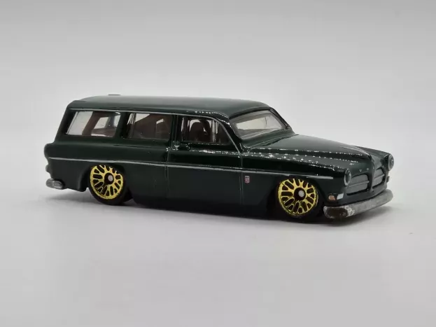 Hot Wheels Volvo P220 Amazon 1965 1:64 GRJ64