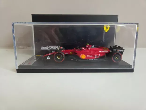 Looksmart Ferrari F1-75 Team Scuderia Ferrari N 55 Winner British Gp 2022 Carlos Sainz 1:43 LSF1043