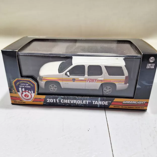 Greenlight Chevrolet Tahoe Fdny Fire Engine Department New York City 2011 1:43 86189
