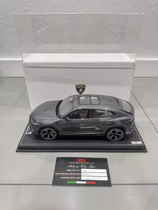 MR Models Lamborghini Urus Se 2023 Con Vetrina With Showcase 1:18 LAMBO061B