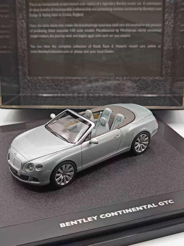 Minichamps Bentley Continental Gtc Cabriolet 2011 1:43 BL907