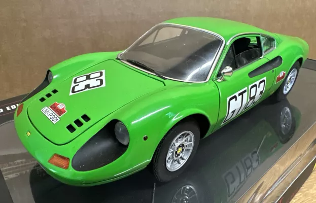Hot Wheels Ferrari Dino 246 Gt N 83 1000km Nurburgring 1983 1:18 T6260