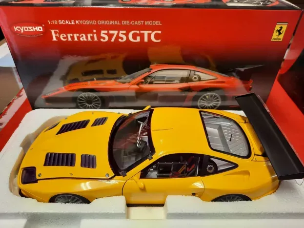 Kyosho Ferrari 575gtc 2004 1:18 08391C