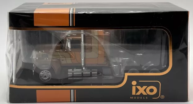 IXO Models Ford Ltl-9000 Tractor Truck 3-assi 1978 1:43 TR148.22