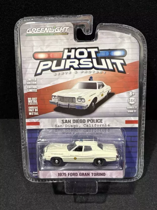 Greenlight Ford Gran Torino Police California San Diego 1975 1:64 42840A