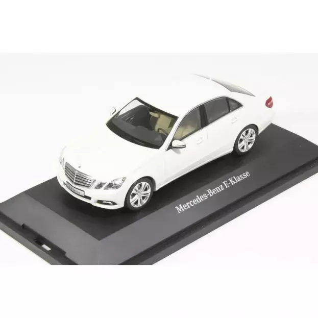 Schuco Mercedes E-class 2009 1:43 B66960206