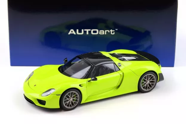 Autoart Porsche 918 Spyder Weissach Package 2013 1:18 77921