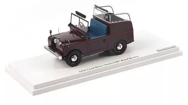Truescale Land Rover Land Series I 88'' Royal Review 1954 1:43 TSM124379