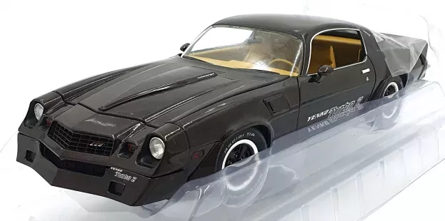 Greenlight Chevrolet Camaro Z 28 Yenko Turbo Z Coupe 1981 1:18 13593