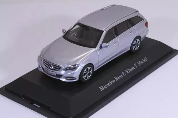 Kyosho Mercedes E-class w213 Premium Station Wagon 2013 1:43 B66960188