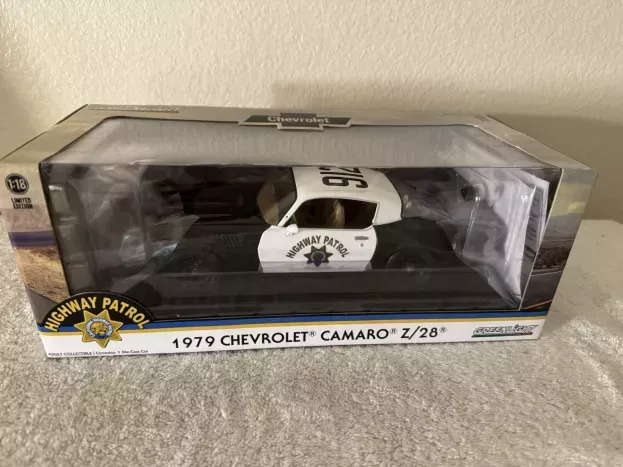 Greenlight Chevrolet Camaro Z28 Coupe California Highway Patrol 1979 1:18 12964