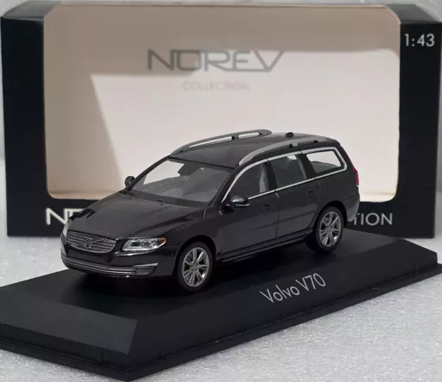 Norev Volvo V70 2013 1:43 870025