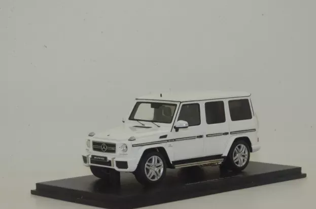 Spark Mercedes G-class G63 Amg W463 6.3 V8 2014 1:43 S1082