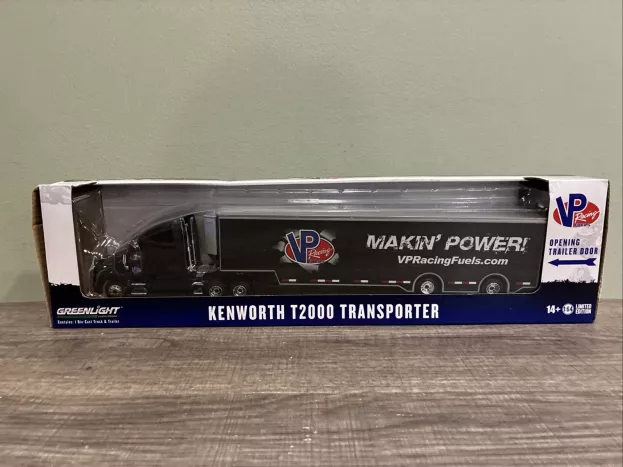 Greenlight Kenworth T2000 Truck Vp Racing Fuels Car Transporter 2018 1:64 30385