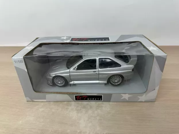 UT Models Ford Escort Rs Cosworth Wrc Street Version 1992 1:18 22706