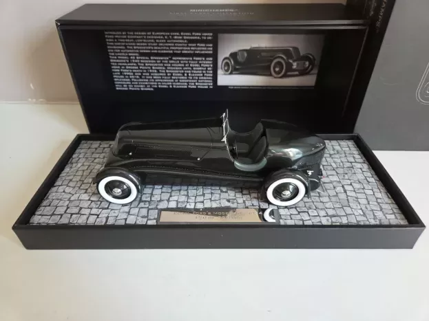 Minichamps Ford Edsel Roadster 1934 1:18 107082080