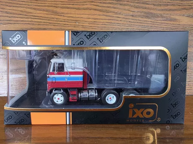 IXO Models Gmc Astro 95 Tractor Truck 3-assi 1970 1:43 TR143.22