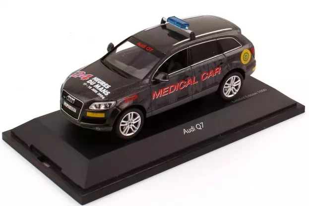 Schuco Audi Q7 24h Le Mans Medical Car 1:43 4755