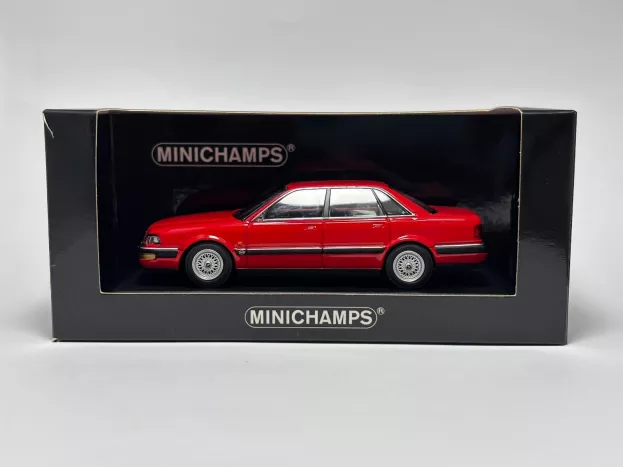 Minichamps Audi V8 4-door 1988 1:43 400016001