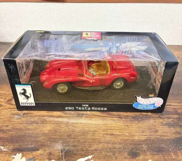 Hot Wheels Ferrari 250 Testarossa Spider 1958 1:18 23913