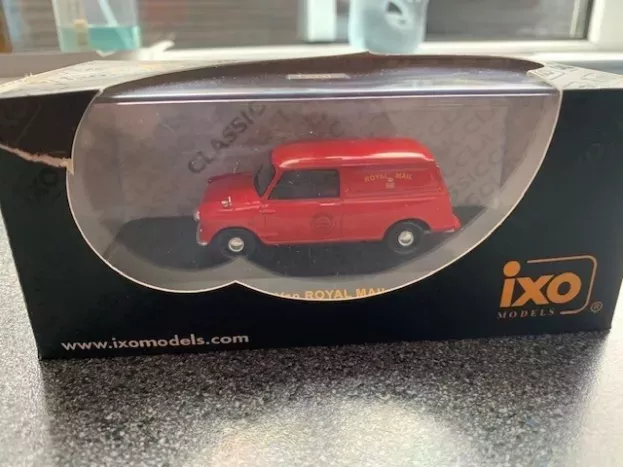 IXO Models Mini Van Royal Mail 1965 1:43 CLC108