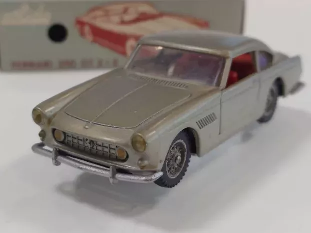 Solido Ferrari 250 Gt 2+2 Beige Interior 1:43 123