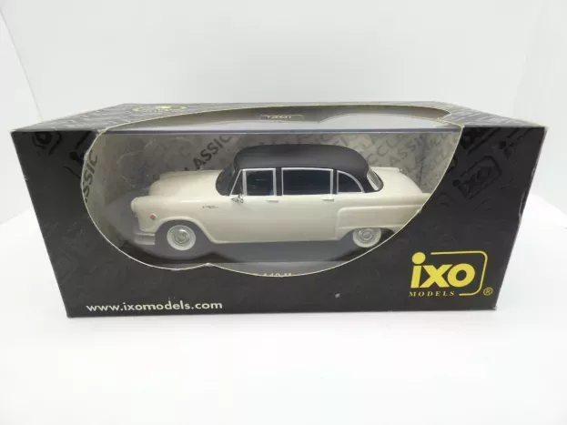 IXO Models Checker A12 Marathon 1975 1:43 CLC094