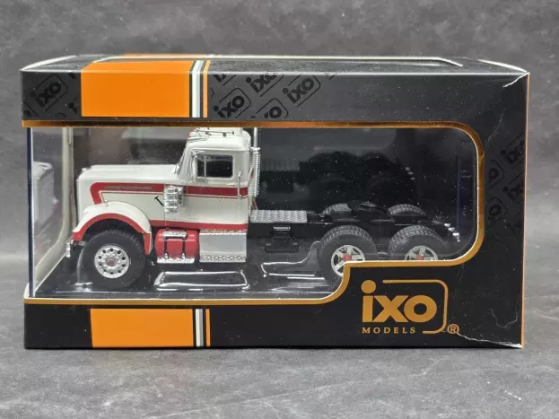 IXO Models Western Star 4854 Tractor Truck 3-assi 1970 1:43 TR107