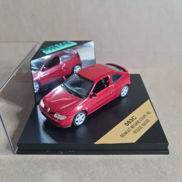 Vitesse Renault Megane Coupe 16v 1:43 063C