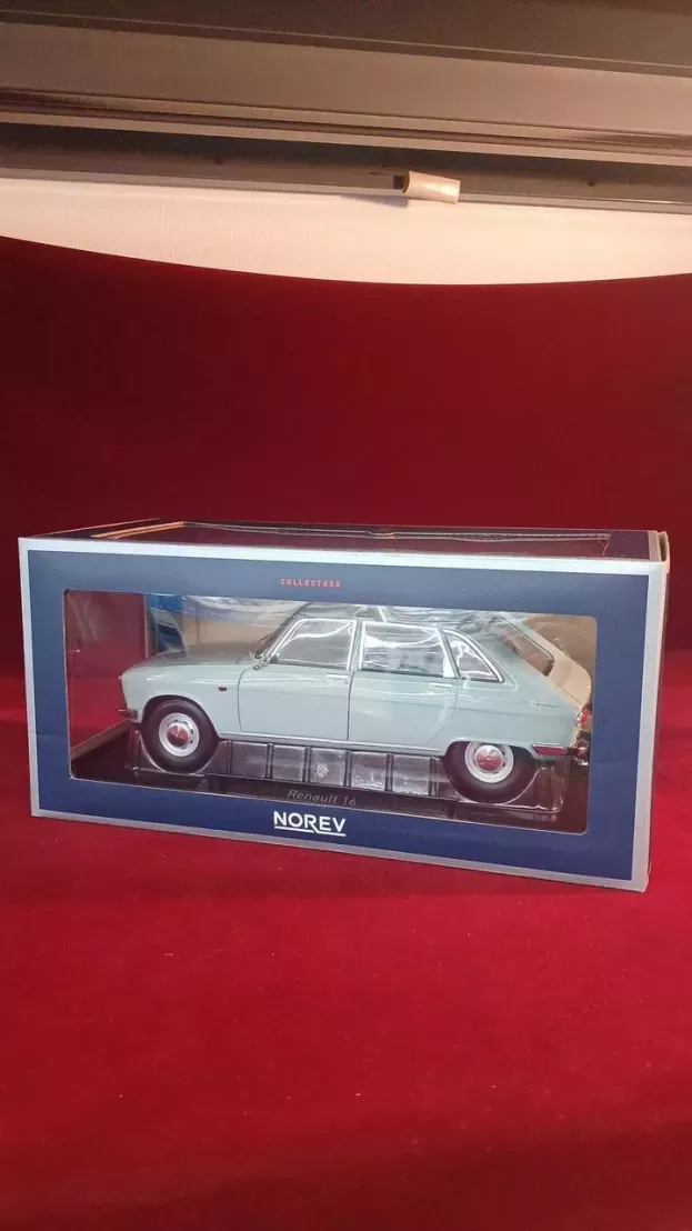 Norev Renault R16 1968 1:18 185131