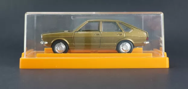 Schuco Volkswagen Passat 1:43 614
