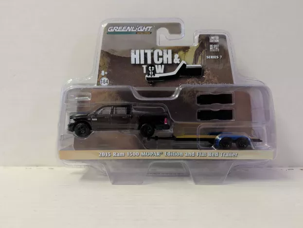 Greenlight Dodge Ram 1500 Pick-up Mopar 2015 With Trailer 1:64 32070C