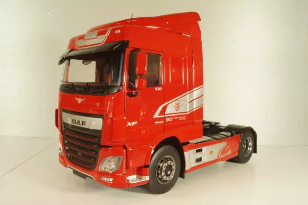 Premium Classixxs Daf Xf Space Cab Tractor Truck 2-assi 2018 1:18 30211