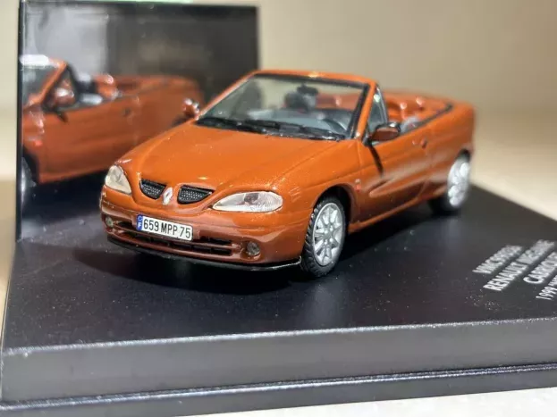 Vitesse Renault Megane Cabriolet 1999 1:43 VMC99036