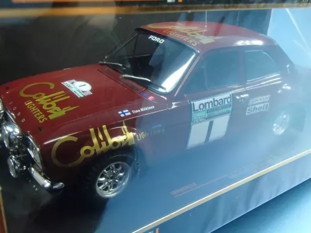 IXO Models Ford Escort Mki Rs 1600 night Version N 1 Winner Rally Rac Lombard 1974 Timo Makinen Henry Liddon 1:18 18RMC047A
