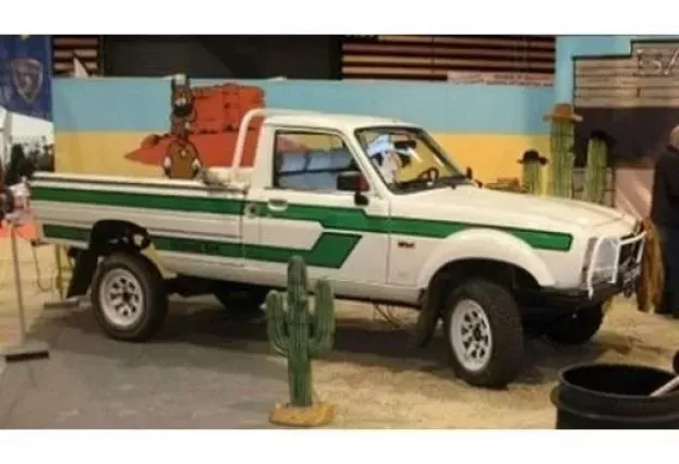 Norev Peugeot 504 Pick-up Dangel 4x4 1985 1:43 475458