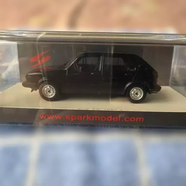 Spark Volkswagen Golf Gti 1976 1:43 S3209