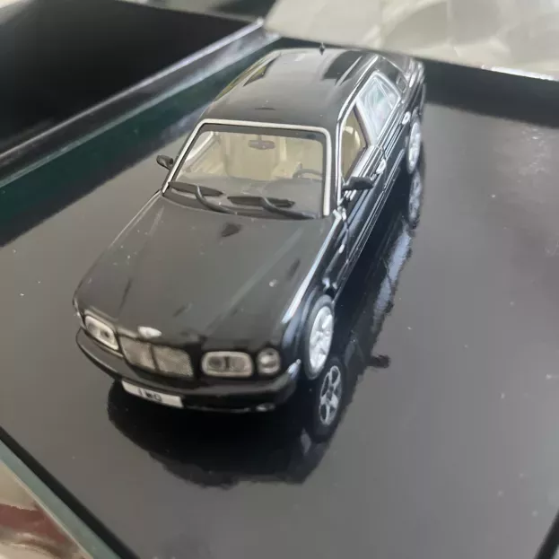 Minichamps Bentley Arnage T 2004 1:43 BL384