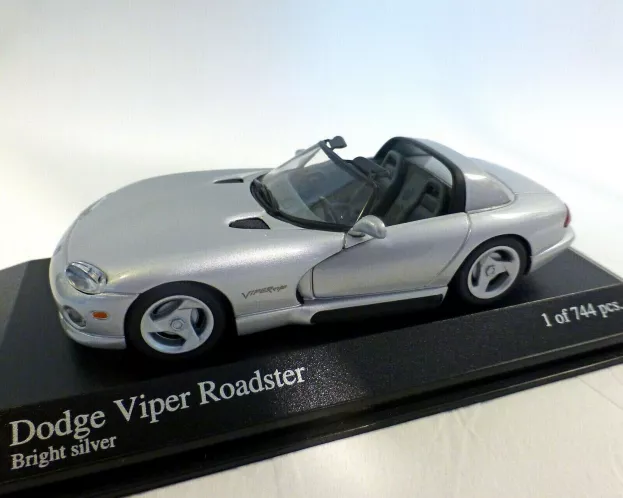 Minichamps Dodge Viper Cabriolet 1993 1:43 430144034
