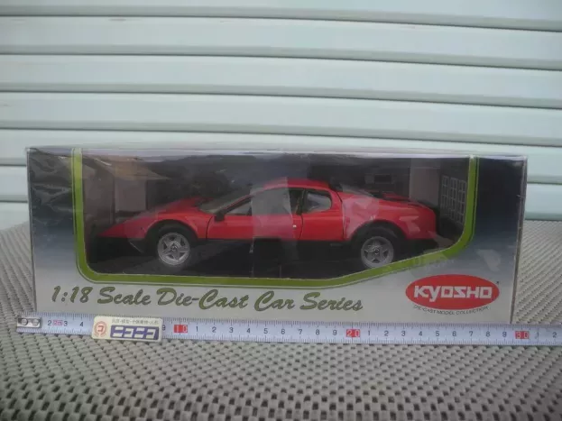 Kyosho Ferrari 365 Gt4 bb 1973 1:18 08173R