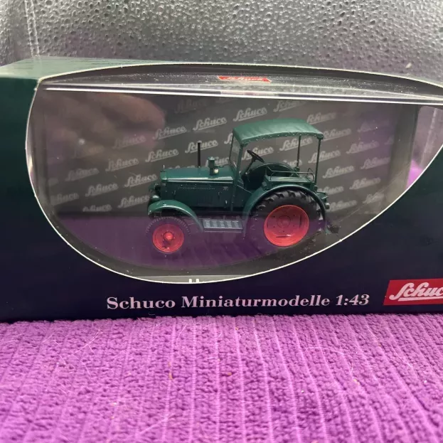 Schuco Hanomag R40 Tractor 1:43 02781