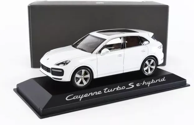 Minichamps Porsche Cayenne Turbo S E-hybrid 2019 1:43 WAP0203140K
