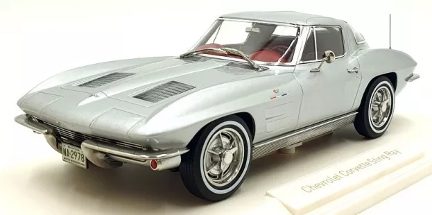 Norev Chevrolet Corvette Stingray Coupe 1963 1:18 189052