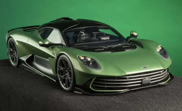 GT Spirit Aston Martin Valhalla 2025 1:18 GT558