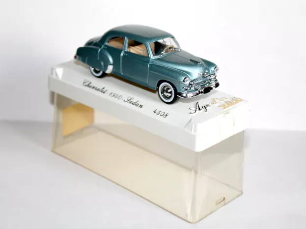 Solido Chevrolet Sedan 1950 1:43 4508