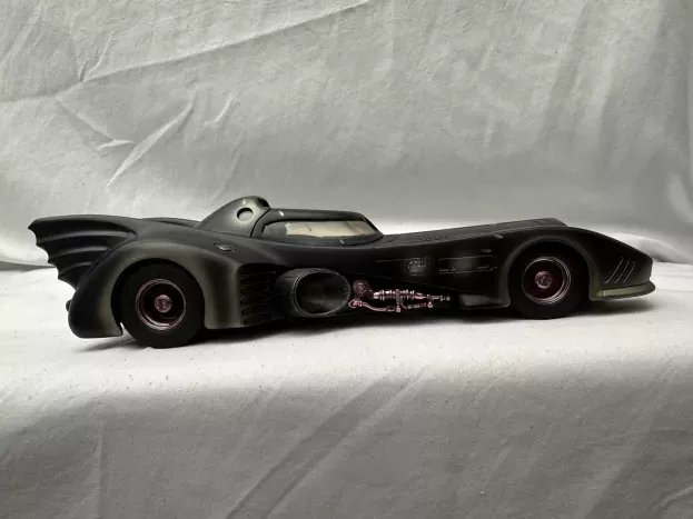 Hot Wheels Batman Batmobile 1989 1:18 B6046